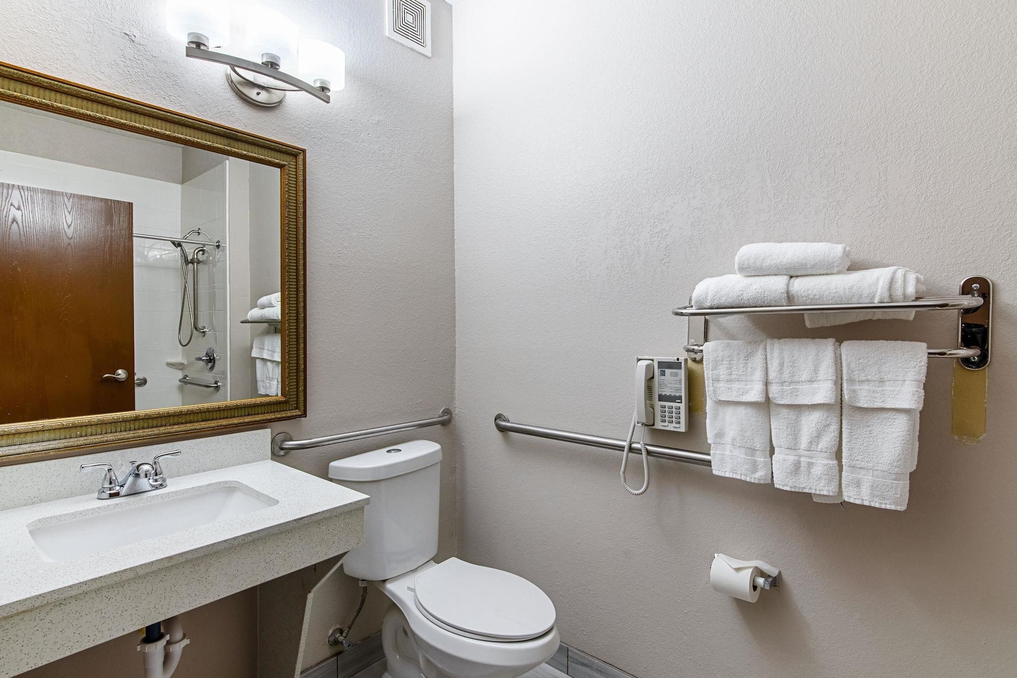 Quality Suites Austin Bagian luar foto