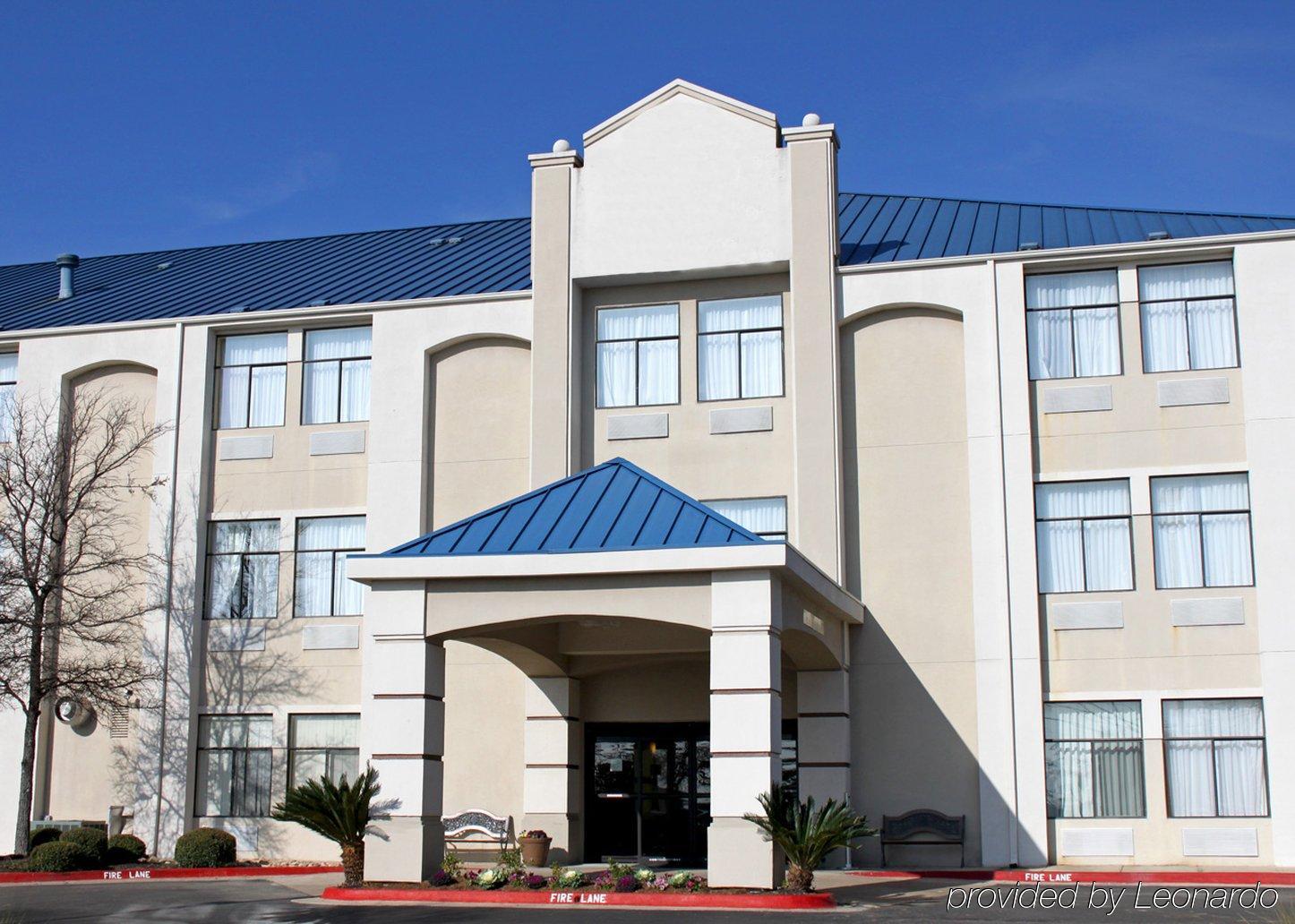 Quality Suites Austin Bagian luar foto