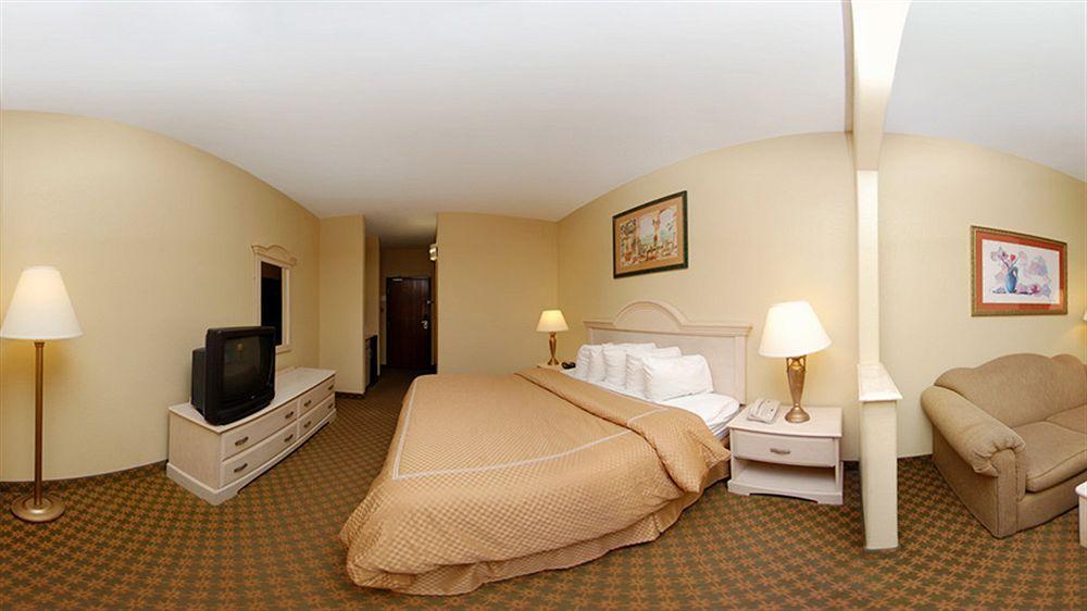 Quality Suites Austin Bagian luar foto