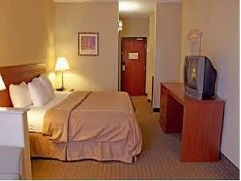 Quality Suites Austin Bagian luar foto