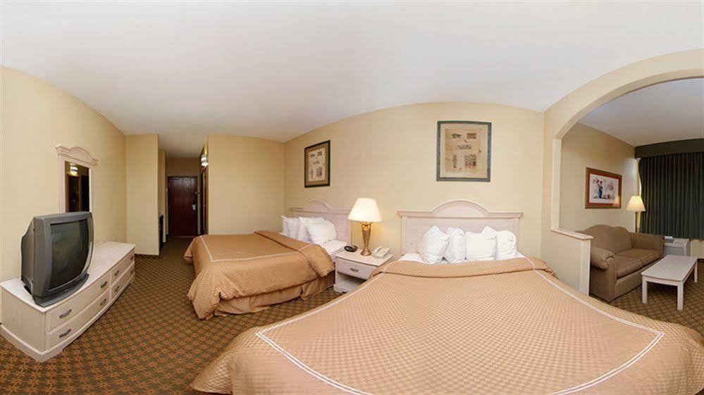 Quality Suites Austin Bagian luar foto