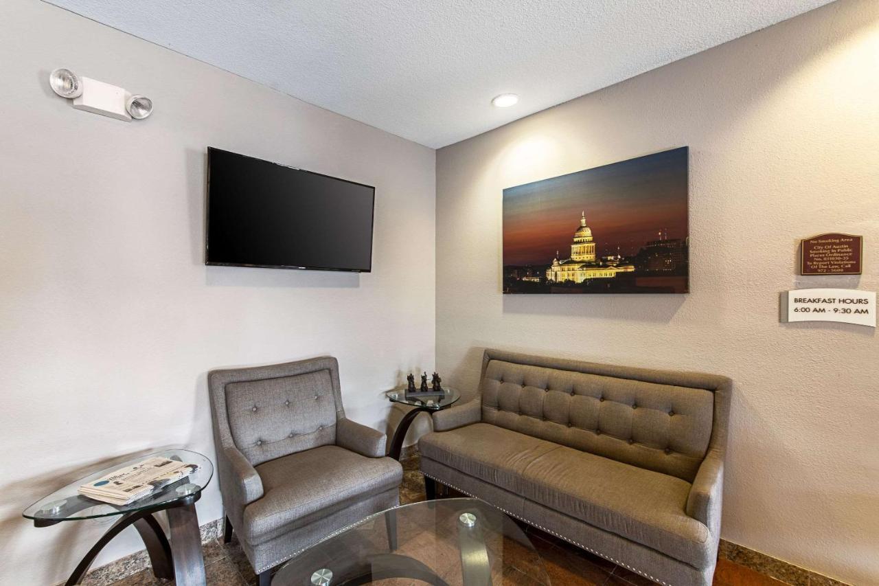 Quality Suites Austin Bagian luar foto