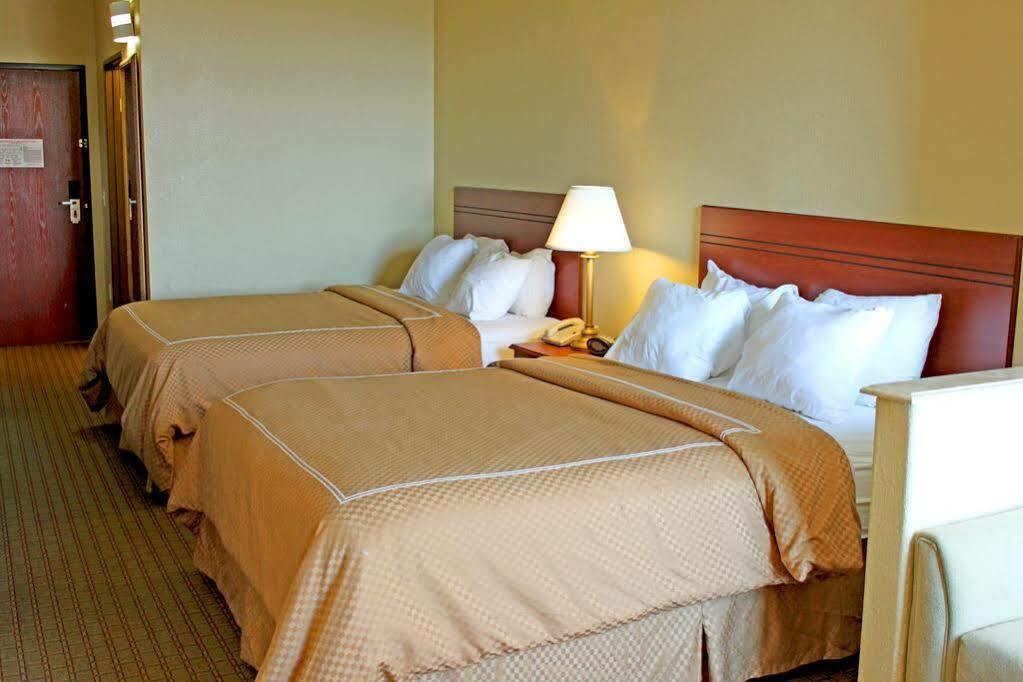 Quality Suites Austin Bagian luar foto