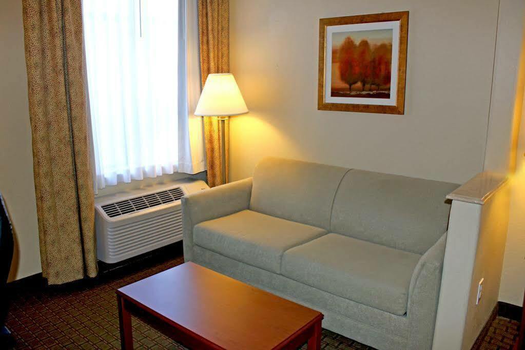Quality Suites Austin Bagian luar foto